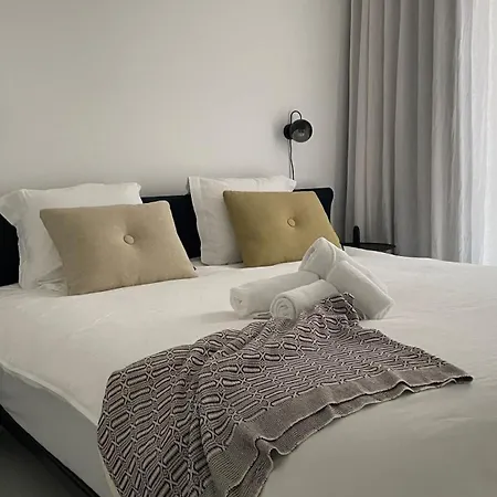 Huswell - Modern One Bedroom With Lateral Sea View Apartment